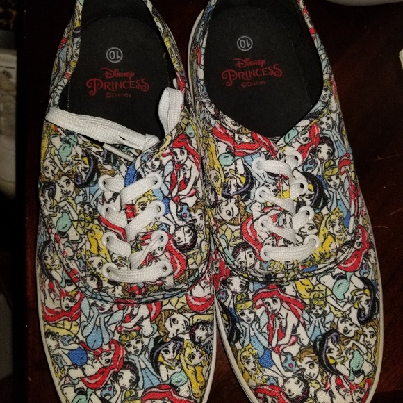 Disney shoe bundle - Picture 3 of 4